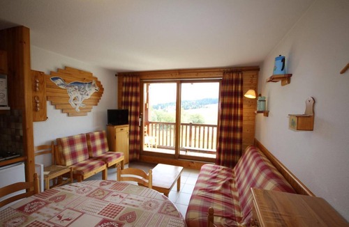 Les Saisies Apartment | 200m from resort center, 1st floor, view ski slopes, balcony, tv, 30m², Les Saisies