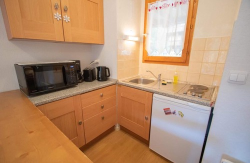Valfrejus Apartment | 200m from resort center, 1st floor, view mountain, balcony, parking, tv, ski locker, 36m², Valfréjus
