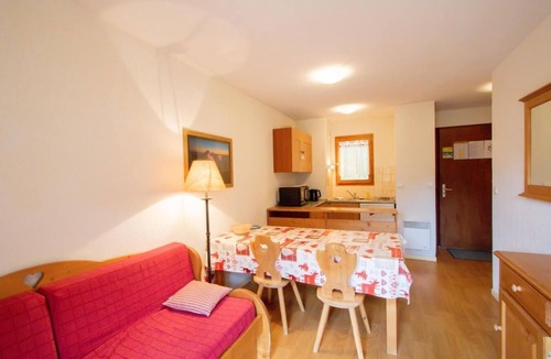 Valfrejus Apartment | 200m from resort center, 1st floor, view mountain, balcony, parking, tv, ski locker, 36m², Valfréjus