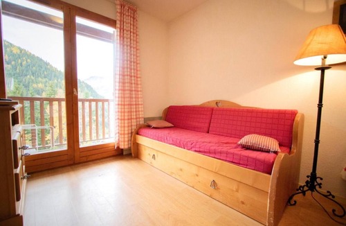 Valfrejus Apartment | 200m from resort center, 1st floor, view mountain, balcony, parking, tv, ski locker, 36m², Valfréjus