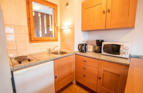 Valfrejus Apartment | 200m from resort center, 1st floor, view mountain, balcony, parking, tv, ski locker, 36m², Valfréjus