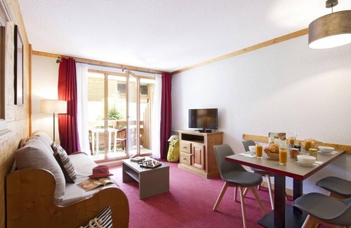 Praz-sur-Arly Apartment | 20m from resort center, swimming pool, balcony, tv, ski locker, 51m², Notre Dame de Bellecombe