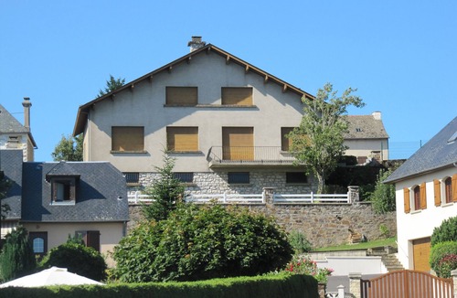 Baraqueville House | 210 m² house in the heart of town with garden - capacity 9 people