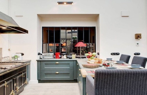Jardin des plantes Apartment | 230m2 Spacious 4-Bedroom Family Loft in the Heart of Paris | Peaceful Qtr Latin