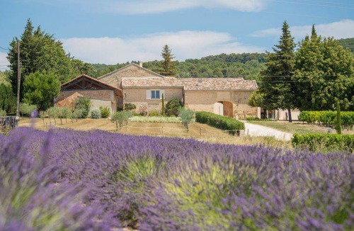 Valreas House | 270 m² House ∙ 8 bedrooms ∙ 16 guests