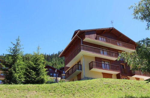 Valfrejus Apartment | 2nd floor, view mountain, balcony, parking, tv, ski locker, 90m², Valfréjus