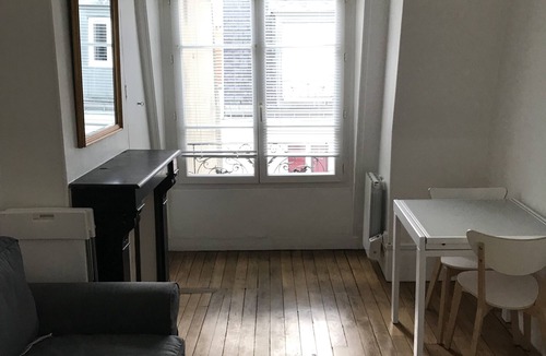 Quartier de la Salpetriere Apartment | 2P in the Latin Quarter, Saint Marcel (Mobility Lease)