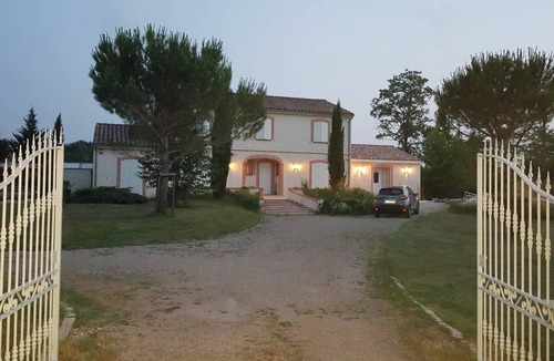 Cahuzac-sur-Vere Apartment | 3* accommodation, 42 m2, private pool, in the countryside for a couple.