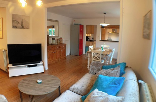 Chenac-Saint-Seurin-d'Uzet House | 3-bedroom family home with garden in charming estuary village