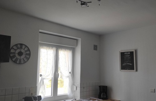 Travexin Cottage | 3-bed apartment near trails, with laundry facilities