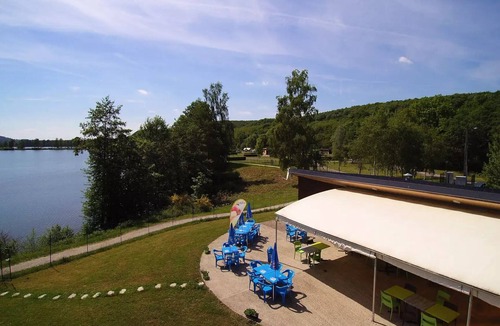 Champagney House | 3-Bedroom Comfort Mobile Home on the Water's Edge, Sleeps 6