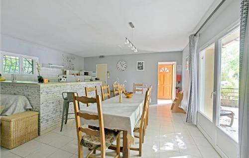 Mazan House | 3 Bedroom Nice Home In Mazan