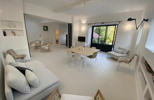 Senlisse House | 3 Gîtes de Charme avec Parc Arboré, Proche Paris - FR-1-527-96