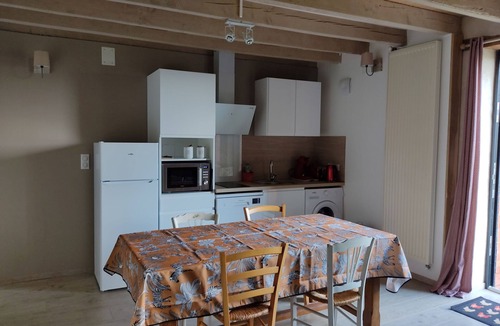 Montmelard House | 3-person gîte "La Glycine