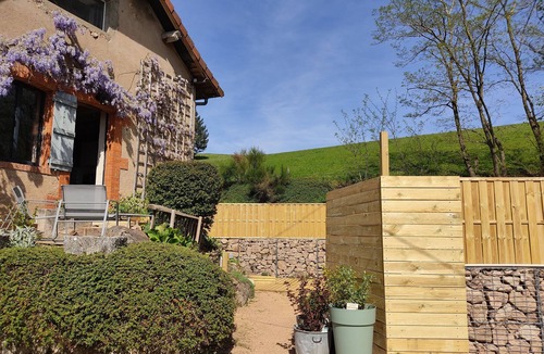 Montmelard House | 3-person gîte "La Glycine