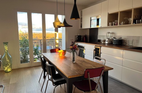 Charenton-le-Pont Apartment | 3-room top floor apartment in bois de vincennes with balcony