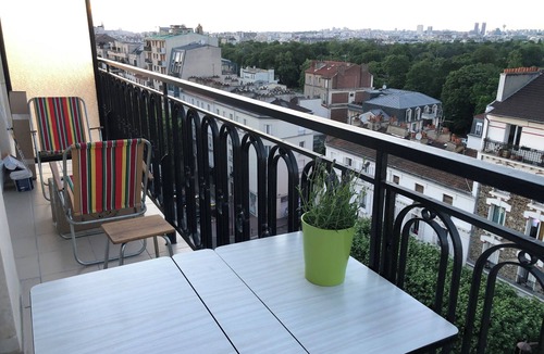 Charenton-le-Pont Apartment | 3-room top floor apartment in bois de vincennes with balcony