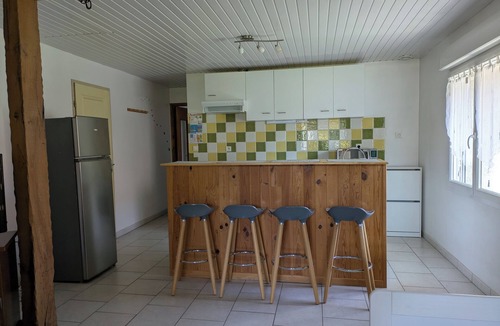 Mesandans House | 3-star furnished studio in the countryside, 5 minutes from the freeway.