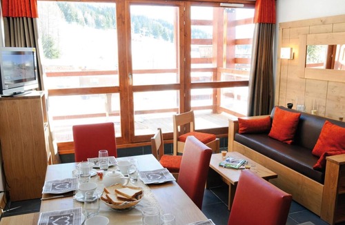 Arc-1600 Apartment | 300m from resort center, swimming pool, sauna, hammam, terrace, balcony, tv, ski locker, 45m²
