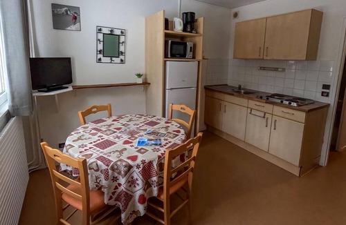 Lelex Apartment | 300m from resort center, swimming pool, parking, ski locker, 32m², Lélex
