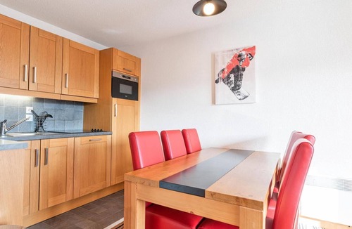 Les Saisies Apartment | 300m from shops, fitness, swimming pool, sauna, hammam, terrace, balcony, tv, ski locker, 58-63m²