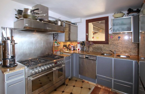 Mercuer House | 4 bedroom accommodation in MERCUER