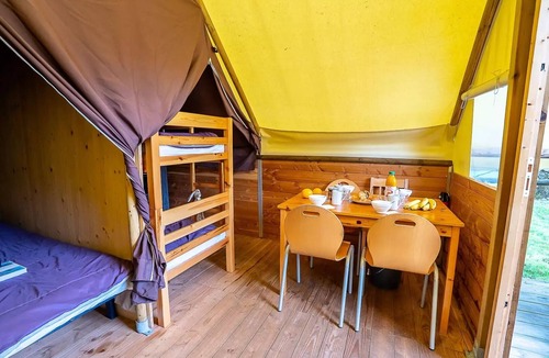 Champagney House | 4-Person Canadian Tent
