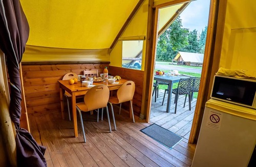 Champagney House | 4-Person Canadian Tent