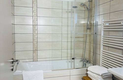 Rupt-sur-Moselle Bed & Breakfast | 4-person family suite with private wellness area - Vosges