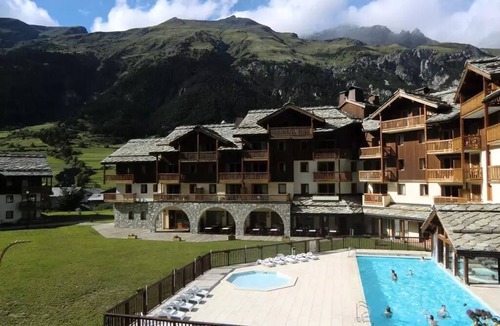 Val Cenis Apartment | 4 Rooms, Sleeps 8