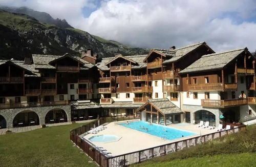 Val Cenis Apartment | 4 Rooms, Sleeps 8