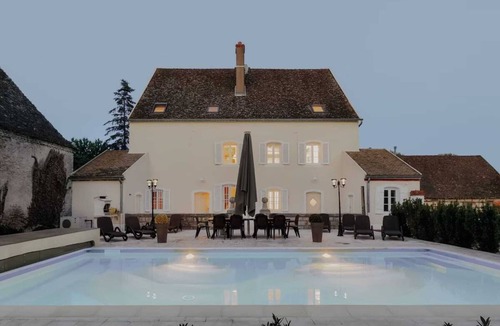 Saunieres House | 4-star holiday home, 15 guests, 25 minutes from Beaune. Maison Saunières