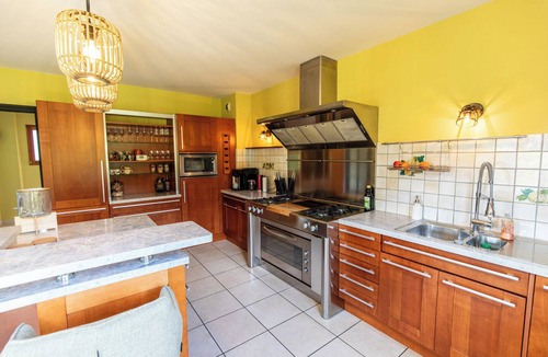 Villard-de-Lans Villa | 4-Star Les Roses du Vercors Inn