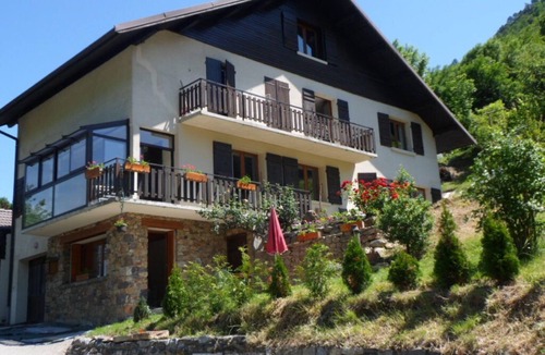 Salins-les-Thermes Apartment | 42 m2 apartment, ideal for a spa treatment in Brides or skiing in the 3 valleys.