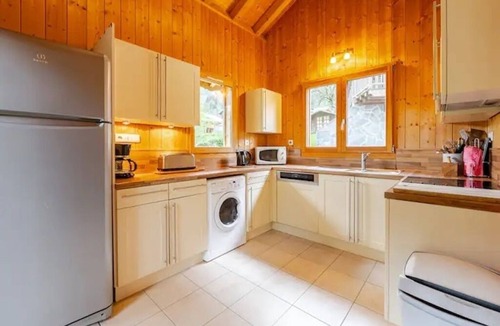 Saint-Jean-dʼAulps Ski Chalet | 5 bedroom ski chalet in Portes du Soleil, sleeps up to 10, Free Wifi
