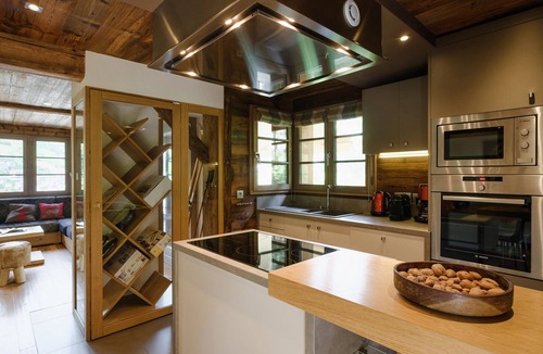 La Clusaz Ski Chalet | 5* Modern Chalet, Near Slopes, Garage, WIFI