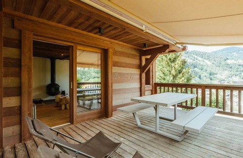 La Clusaz Ski Chalet | 5* Modern Chalet, Near Slopes, Garage, WIFI