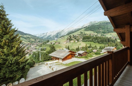 La Clusaz Ski Chalet | 5* Modern Chalet, Near Slopes, Garage, WIFI
