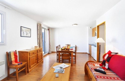 Germ Apartment | 50m from shops, swimming pool, balcony, parking, tv, ski locker, 60m², Peyragudes