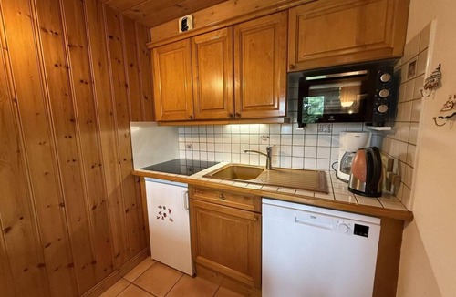 Les Saisies Apartment | 50m from ski slopes, 1st floor, view mountain, balcony, tv, ski locker, 29m², Les Saisies