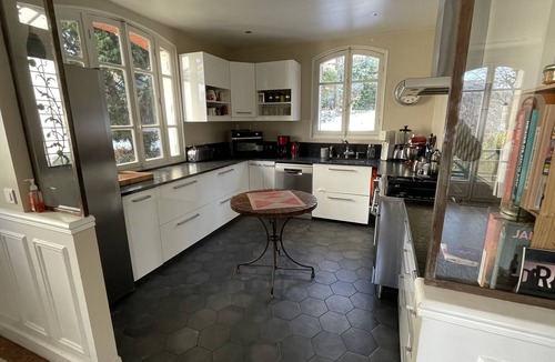 Le Vieux Saint-Maur House | 6 bedroom detached family home with large garden 10 minutes from Paris