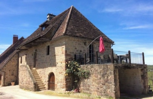 Curemonte House | 6 bedroom manor house in large property with pool and garden, games room