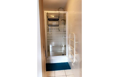 Ouest Rhodanien Apartment | 6-person accommodation in a stone building dating from 1870