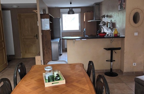 Chenove House | 8-person townhouse with large terrace access to route des grands crus