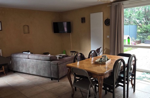 Chenove House | 8-person townhouse with large terrace access to route des grands crus