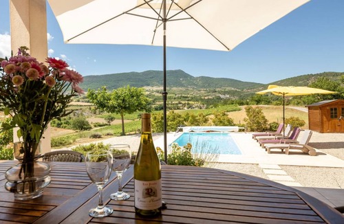 Sainte-Jalle Other | 90 m² Accommodation ∙ 3 bedrooms ∙ 6 guests