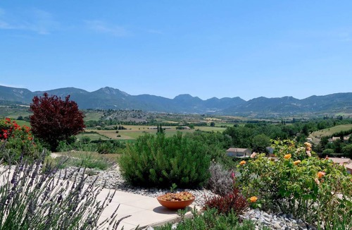 Sainte-Jalle Other | 90 m² Accommodation ∙ 3 bedrooms ∙ 6 guests
