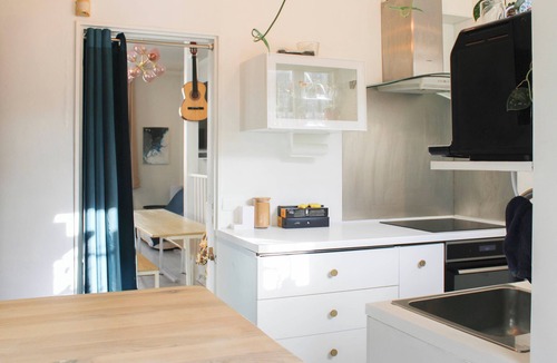 Petit-Ivry House | 90m² Flat with Private Garden near Paris