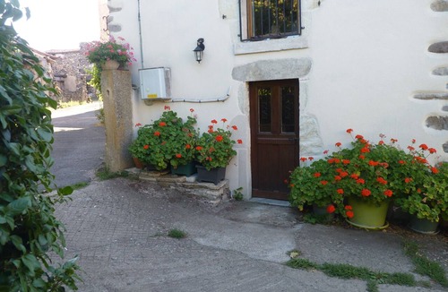 Teilhard House | A 3-star, fully equipped vacation rental in a quiet, rural setting