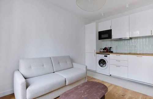Charonne Apartment | A Bright 2-BR in Nation - Charonne
